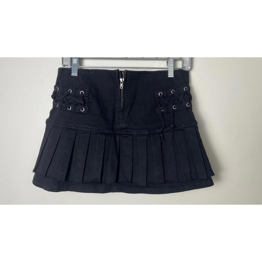 VTG TRIPP NYC Black Pinstripe Mini Skirt Pleats Micro GOTH Y2K Emo  M - Picture 3 of 5